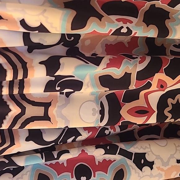 Boho Print V-neck and Back dress - Picture 9 of 10